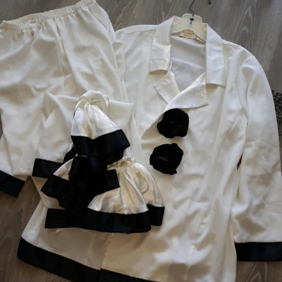 Victoria Secret Evening Lounge pajamas Vintage - Picture 9 of 11